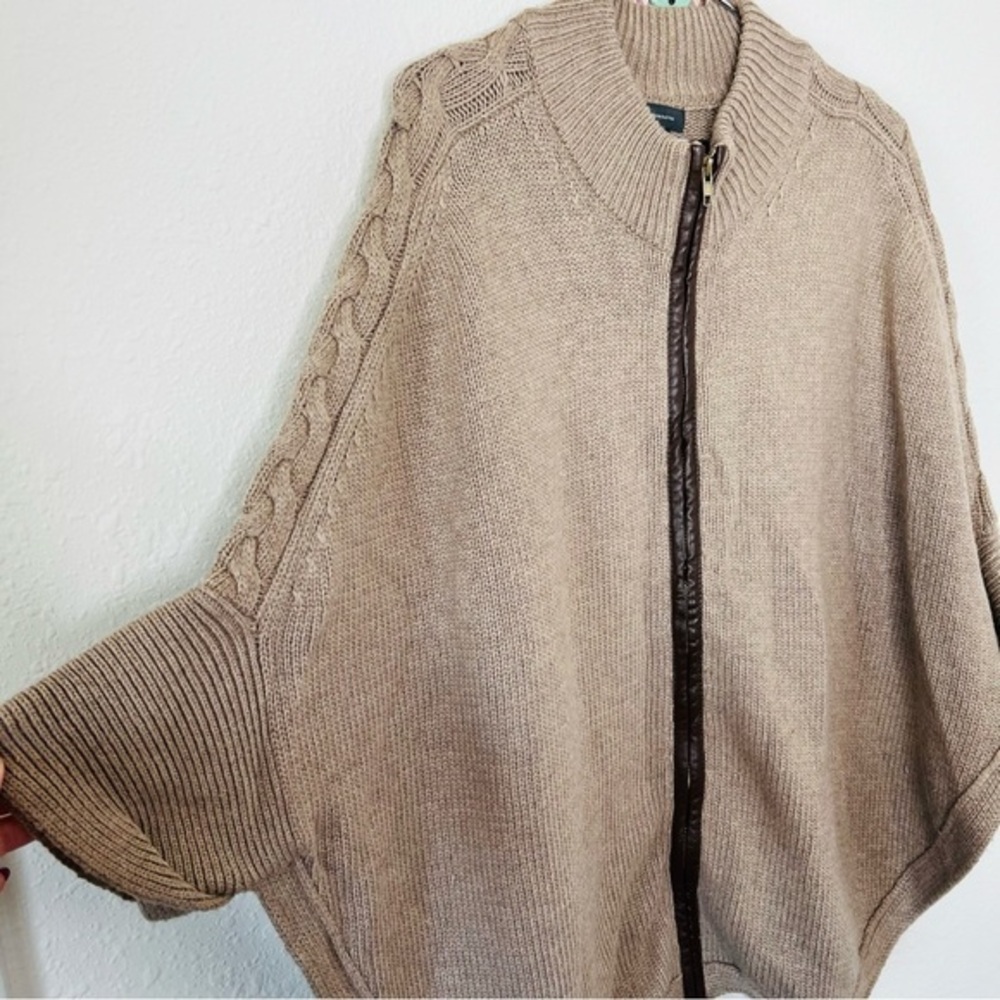 North Eleven | cape zip sweater